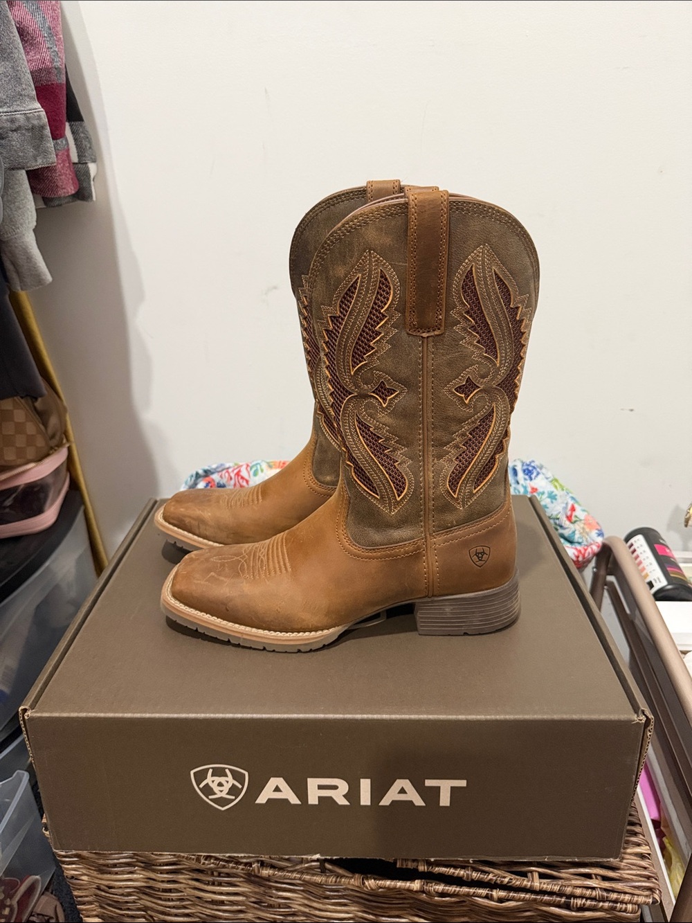 Ariat women’s hybrid rancher ventTEK 360